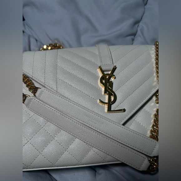 ENVELOPE MEDIUM IN QUILTED GRAIN DE POUDRE EMBOSSED LEATHER
BLANC VINTAGE - Picture 12 of 15